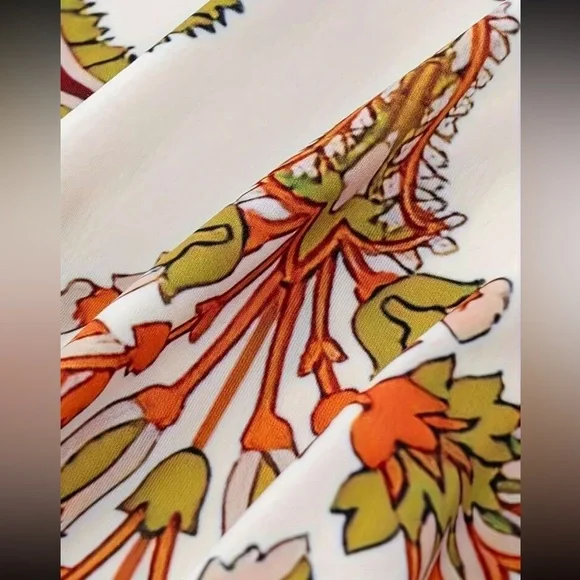 Spring Boho • Elegant Paisley Maxi Dress - Picture 2 of 6